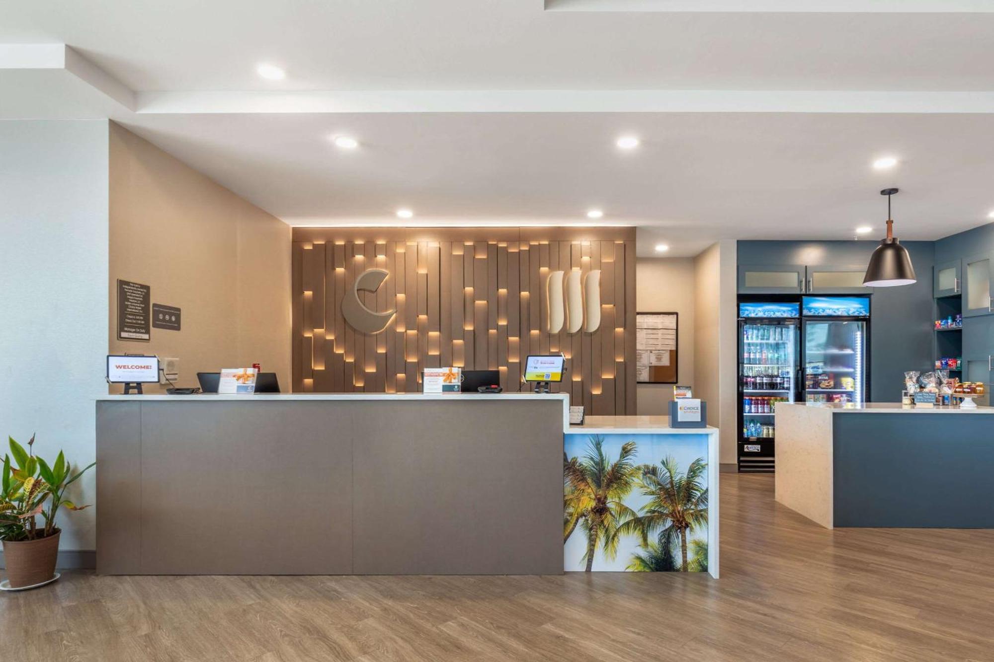 Comfort Suites Fort Myers East I-75 المظهر الخارجي الصورة