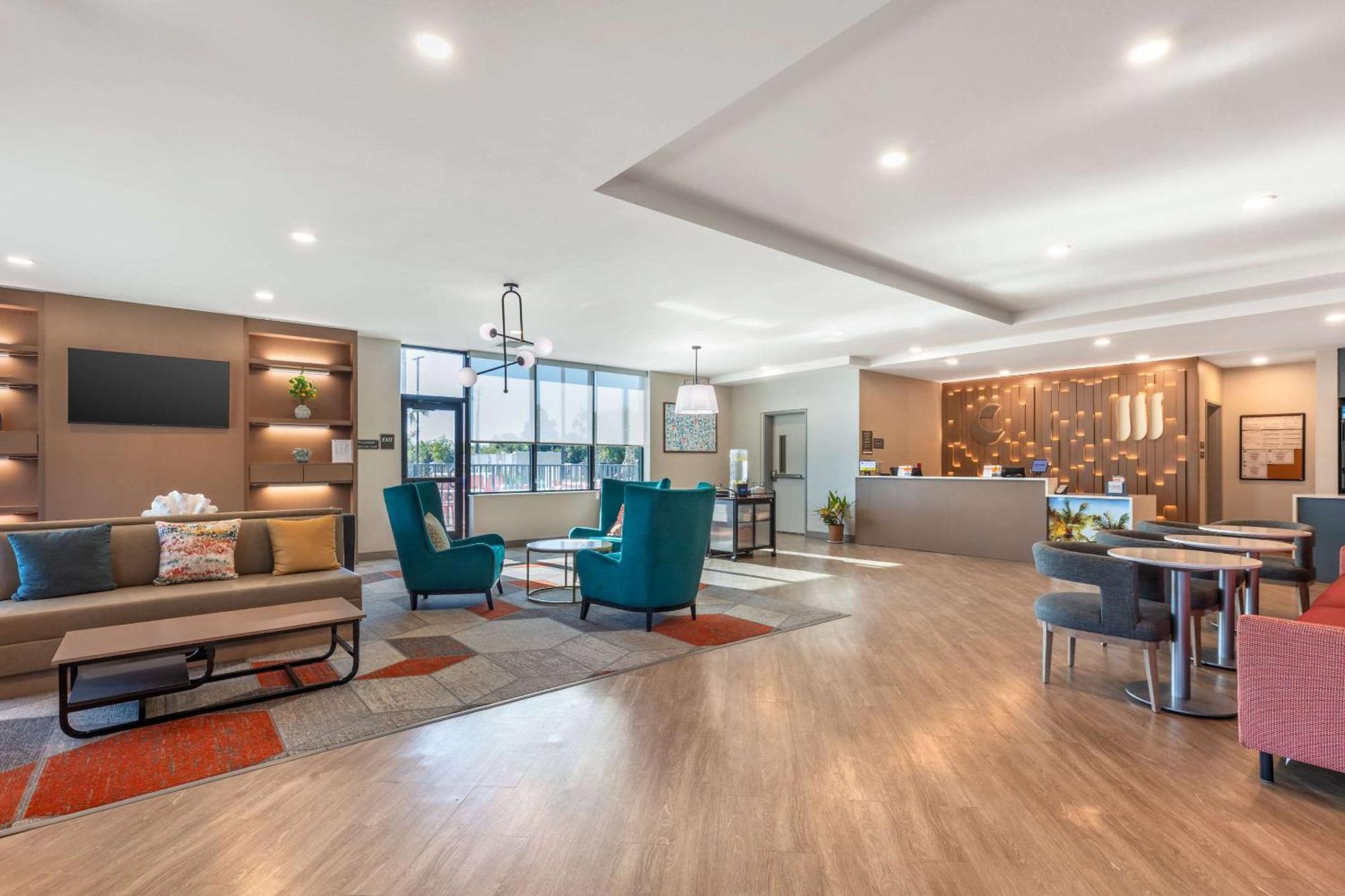 Comfort Suites Fort Myers East I-75 المظهر الخارجي الصورة