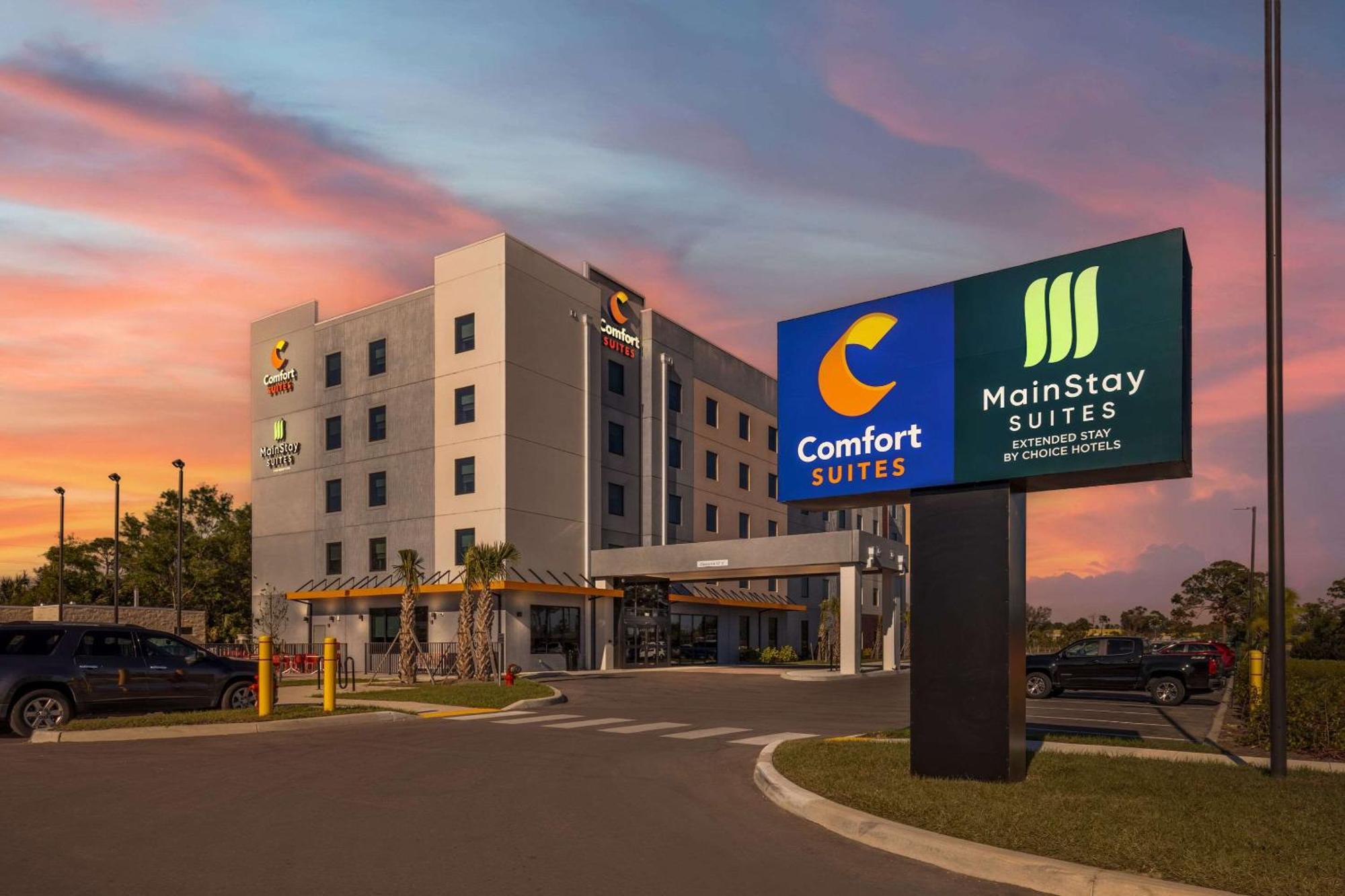 Comfort Suites Fort Myers East I-75 المظهر الخارجي الصورة