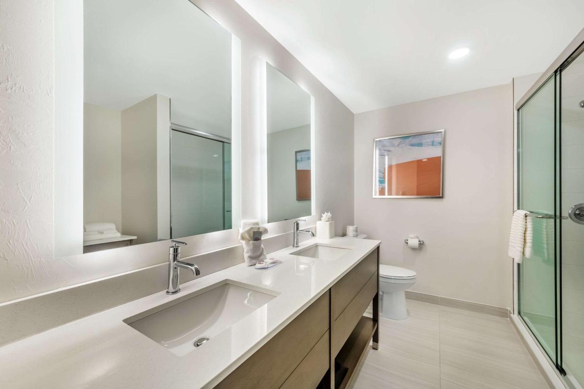 Comfort Suites Fort Myers East I-75 المظهر الخارجي الصورة