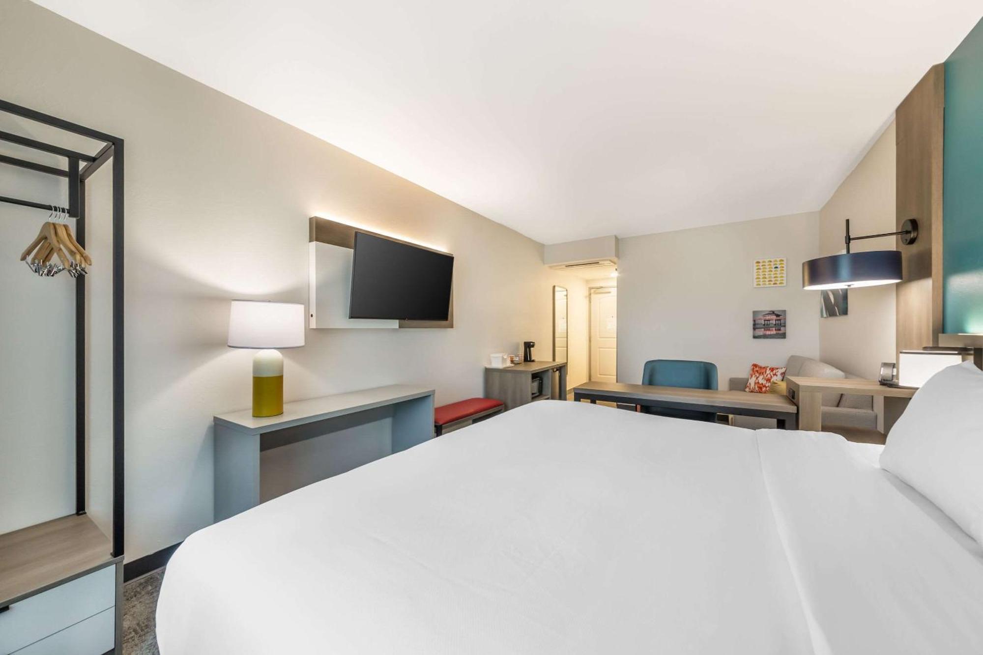 Comfort Suites Fort Myers East I-75 المظهر الخارجي الصورة