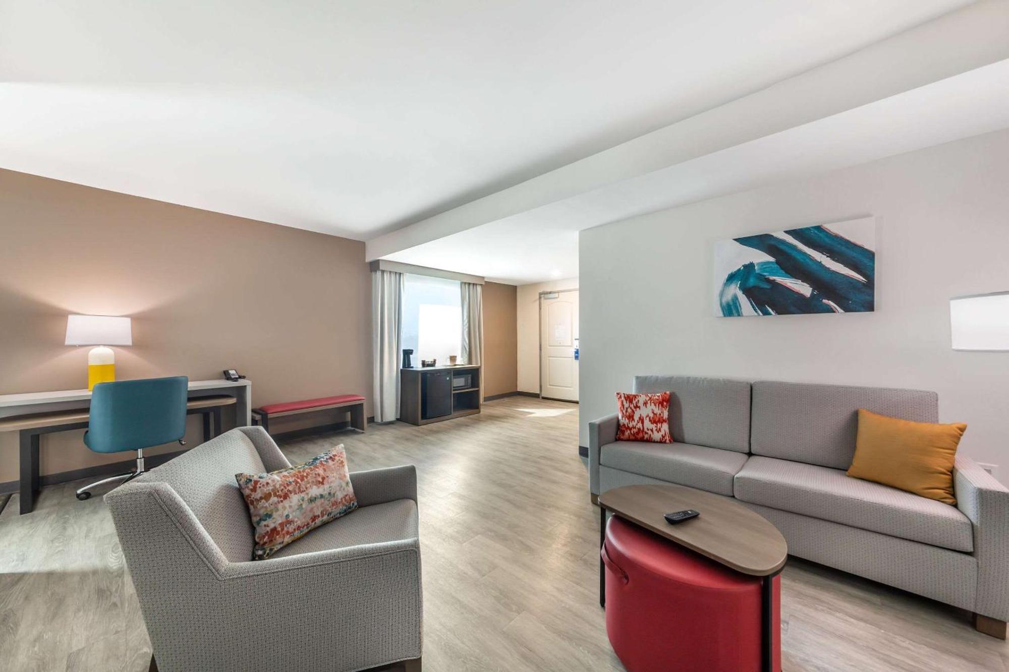 Comfort Suites Fort Myers East I-75 المظهر الخارجي الصورة