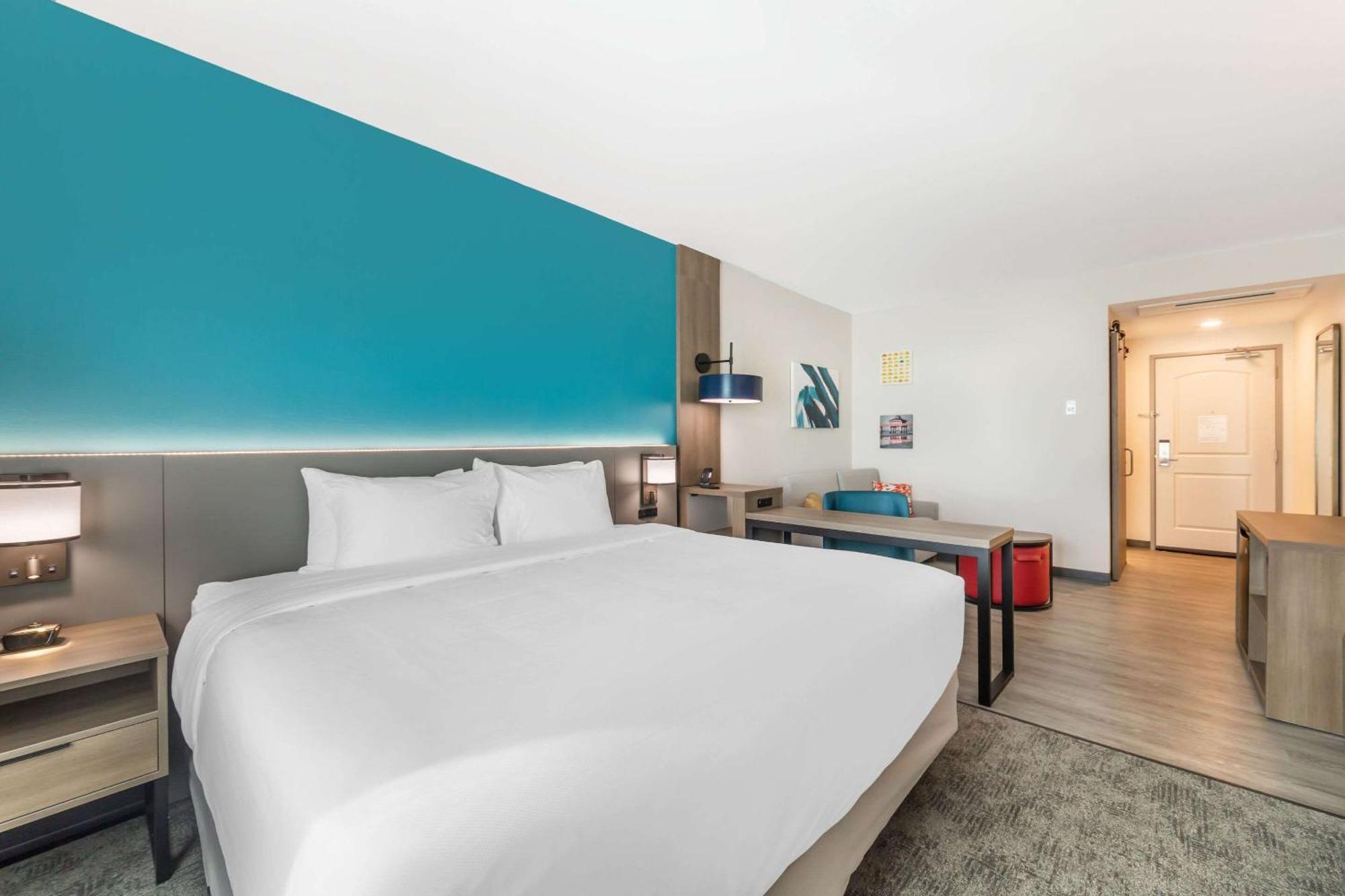 Comfort Suites Fort Myers East I-75 المظهر الخارجي الصورة